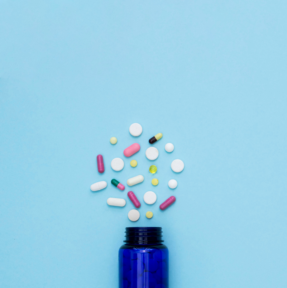 O suplemento de vitamina D pode ser em cápsulas, comprimidos, gotas ou gomas. Fonte da imagem: Freepik.